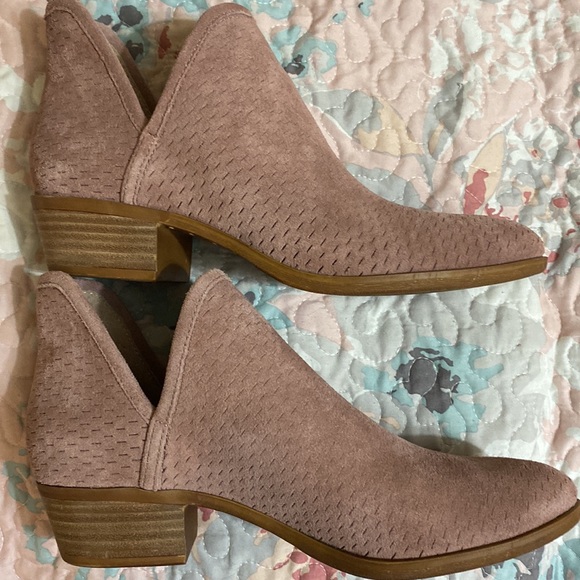 LUCKY brand booties, pink suede, like new! Size 9 - Picture 4 of 7